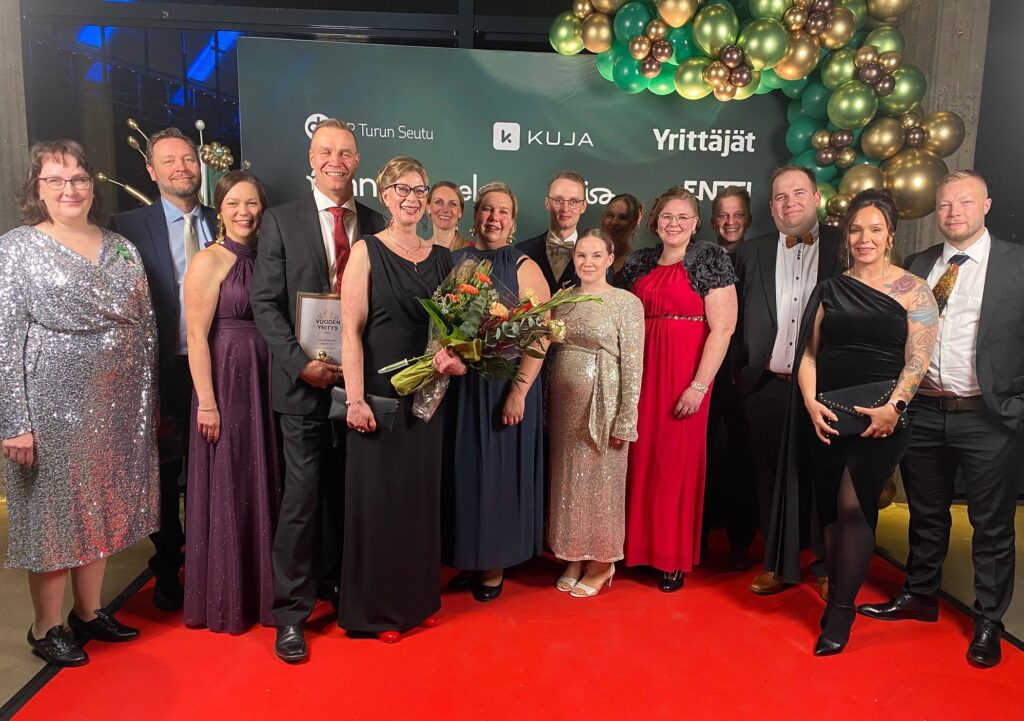 Mynämäen yrittäjien edustus juhlagaalassa
