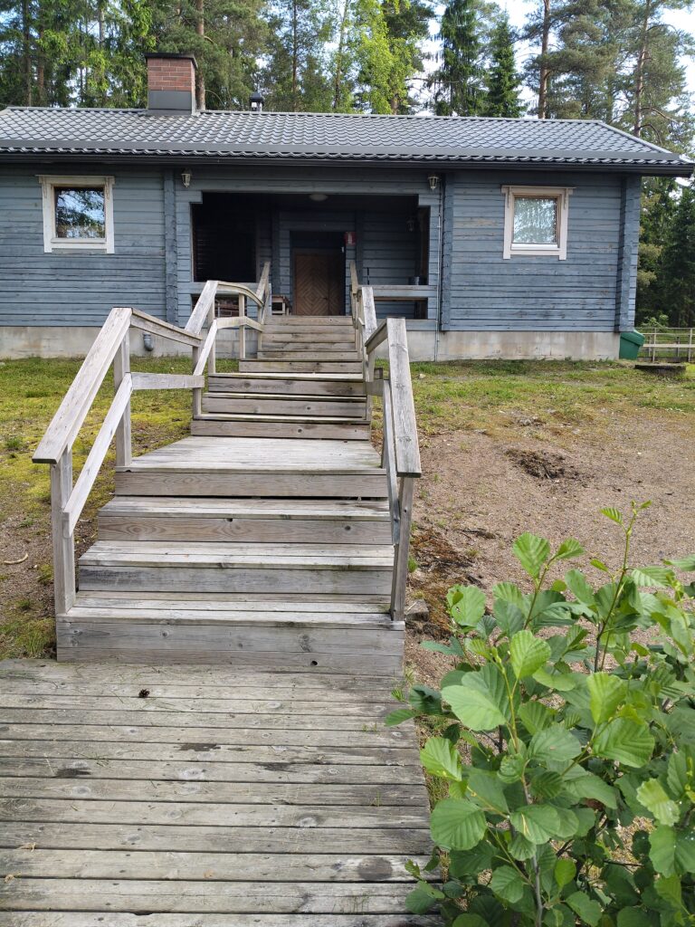 Kivijärven vuorkasaunan erillinen sauna