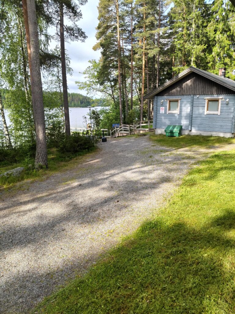 Kivijärven virkistysalueen piha-alue